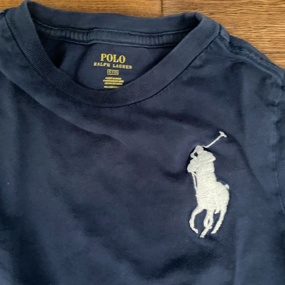 3 boys t shirts size. 5 polo and Gap - Picture 2 of 3